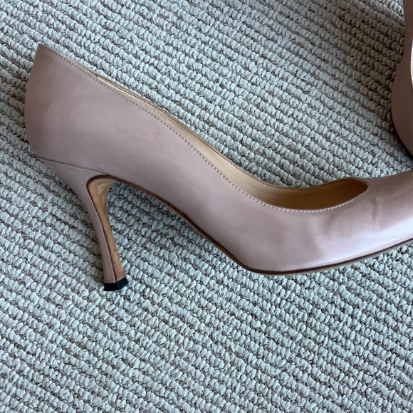 Manolo Blahnik size 37.5 smoke free pet free home - Picture 1 of 4